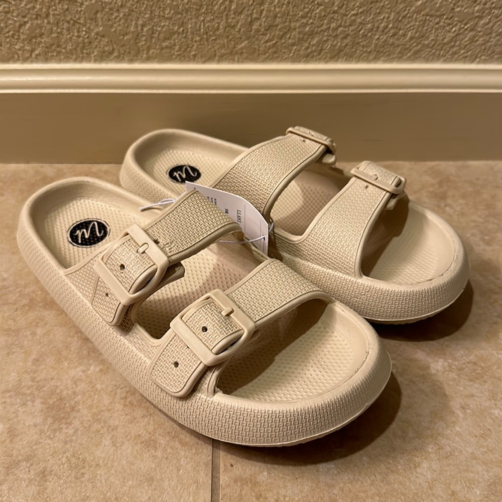 New Beach by Matisse Sandals